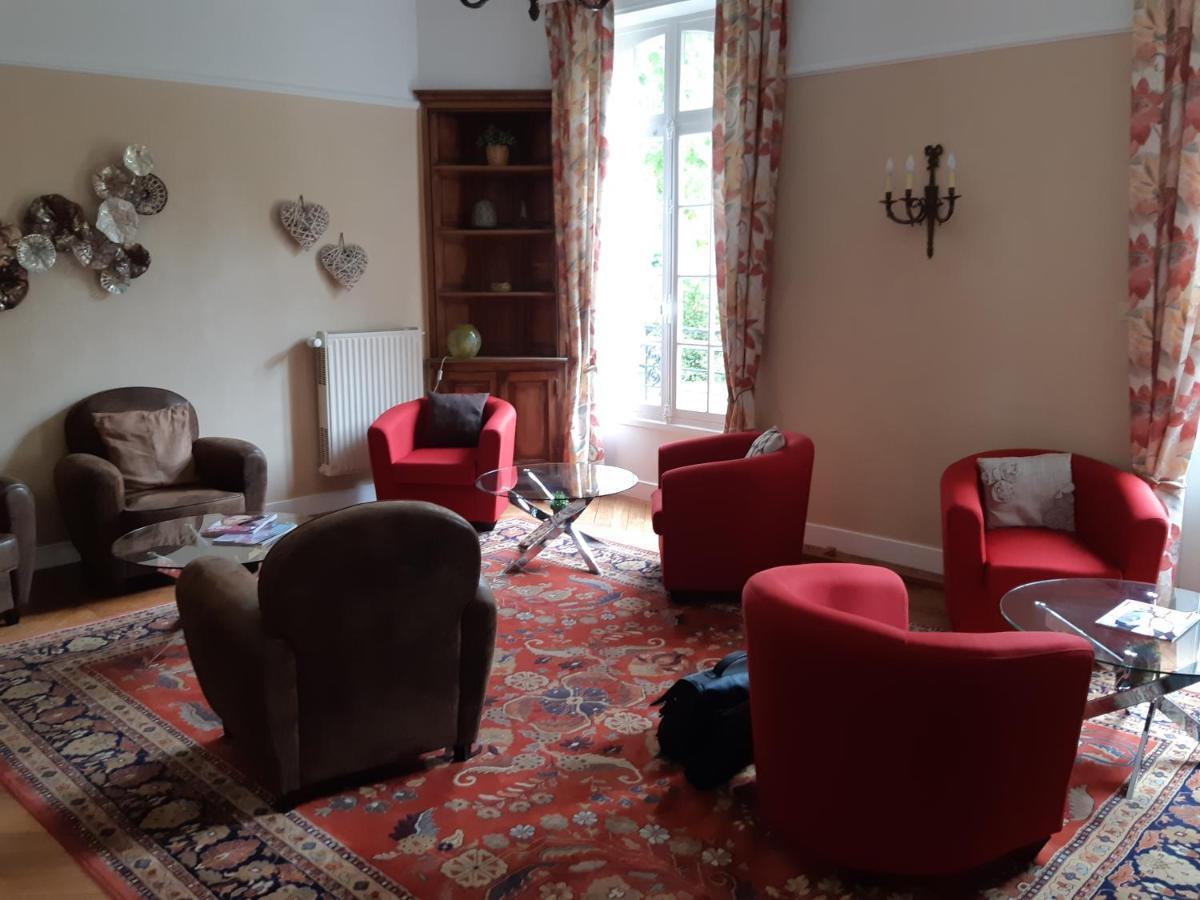 Logis Hotel Restaurant Le Parc Salbris Bagian luar foto