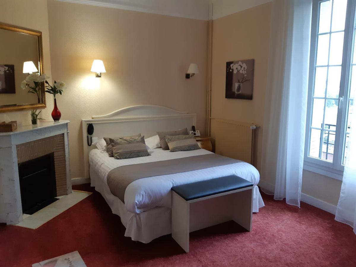Logis Hotel Restaurant Le Parc Salbris Bagian luar foto