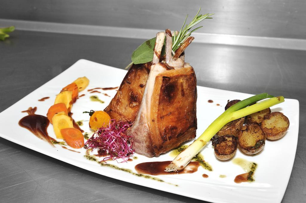 Logis Hotel Restaurant Le Parc Salbris Bagian luar foto
