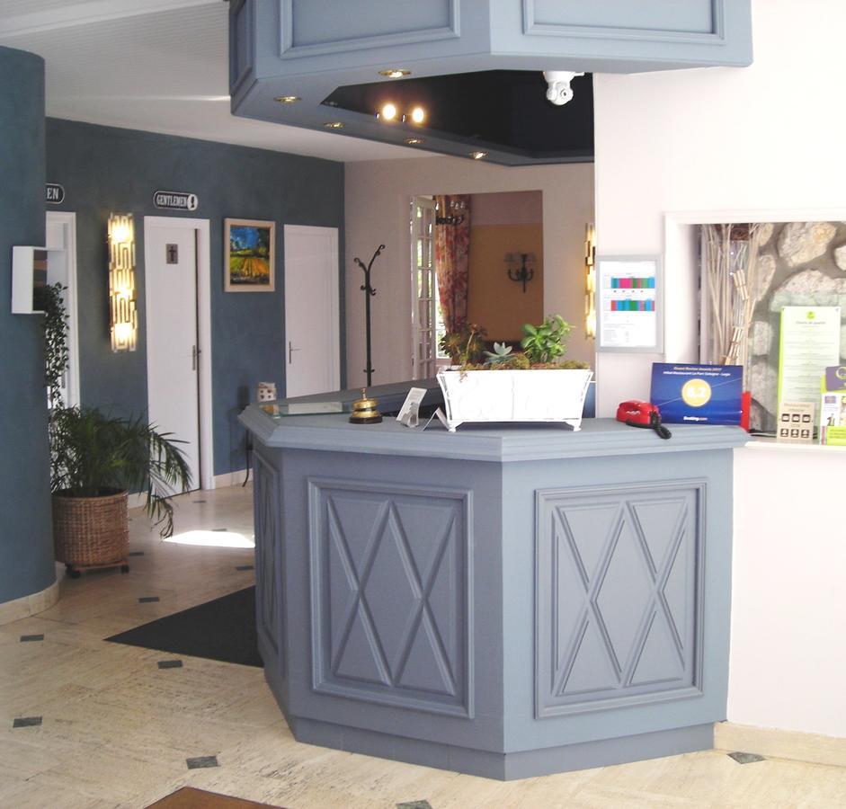 Logis Hotel Restaurant Le Parc Salbris Bagian luar foto
