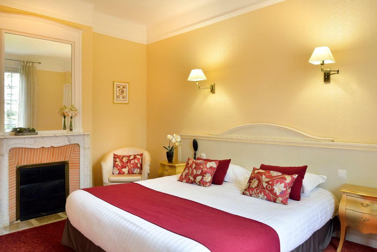 Logis Hotel Restaurant Le Parc Salbris Bagian luar foto