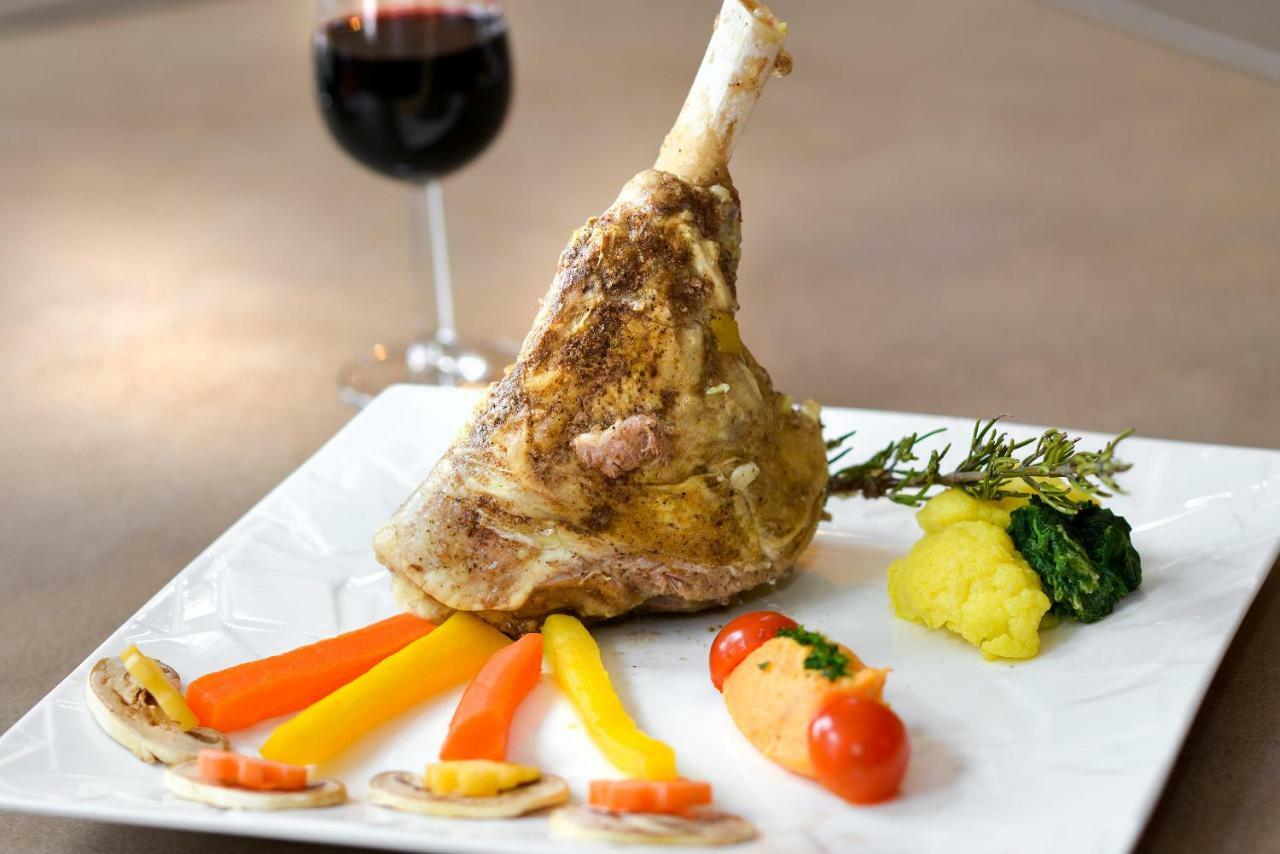 Logis Hotel Restaurant Le Parc Salbris Bagian luar foto