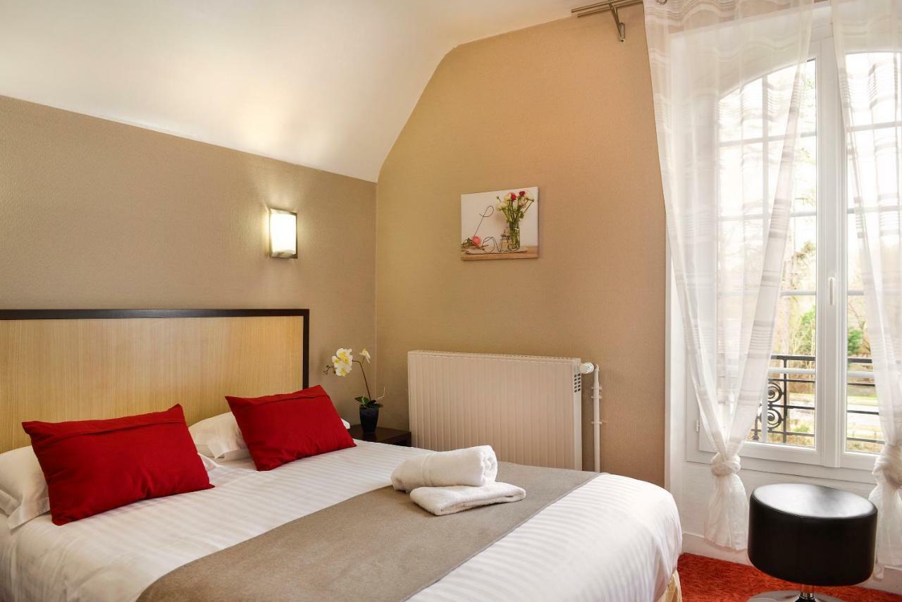Logis Hotel Restaurant Le Parc Salbris Bagian luar foto